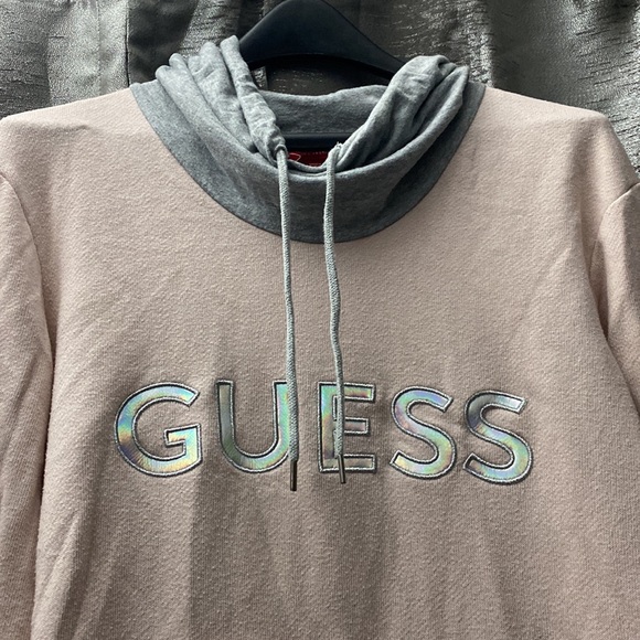Size L guess pull over - Picture 2 of 2